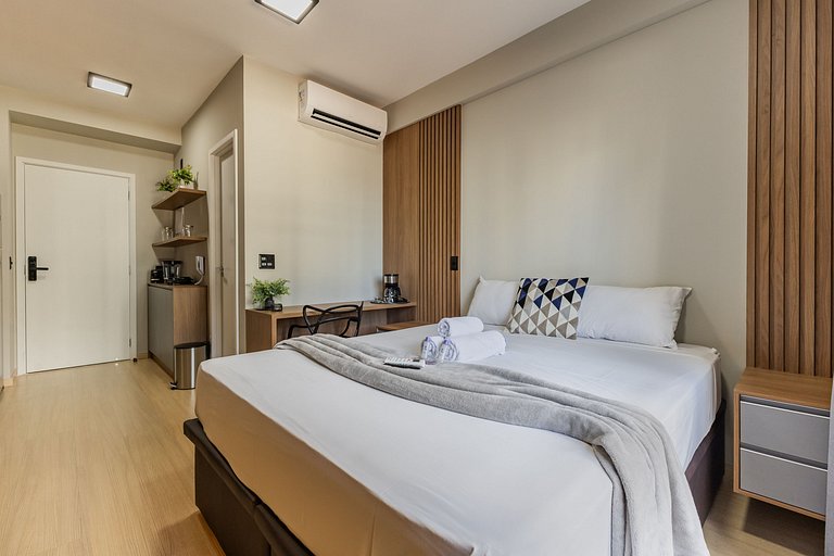 FL506_ Moderno, AC, WiFi, próximo Faria Lima