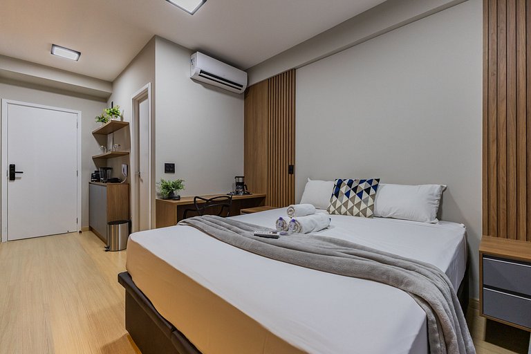 FL506_ Moderno, AC, WiFi, próximo Faria Lima