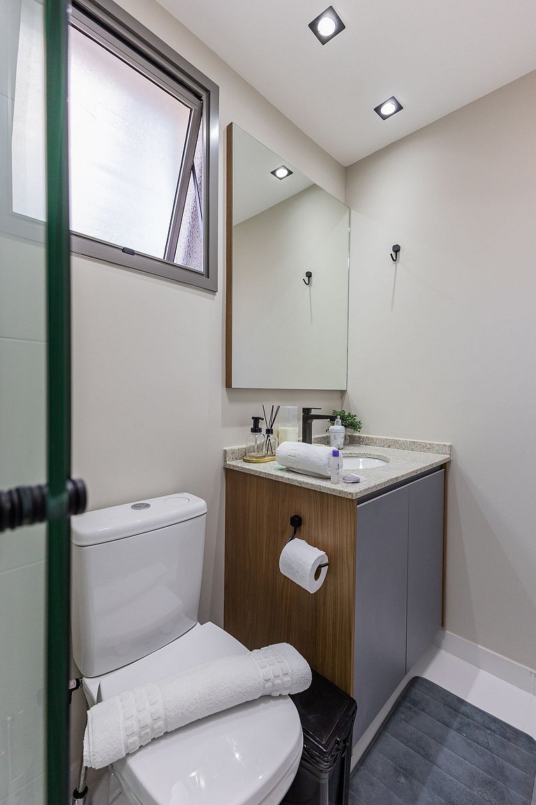 FL506_ Moderno, AC, WiFi, próximo Faria Lima