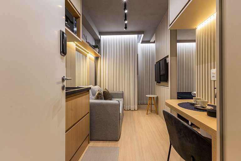 NP903_Apto novo e completo. Pinheiros com conforto