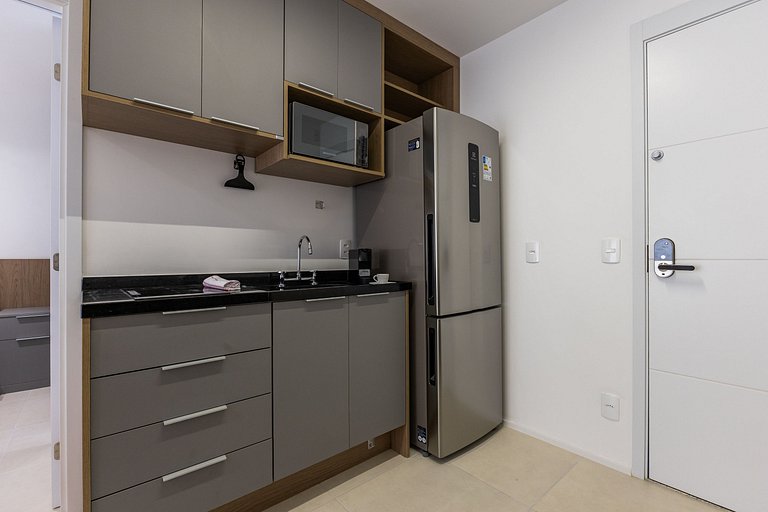 Charmoso apê ao lado do metrô Vila Madalena