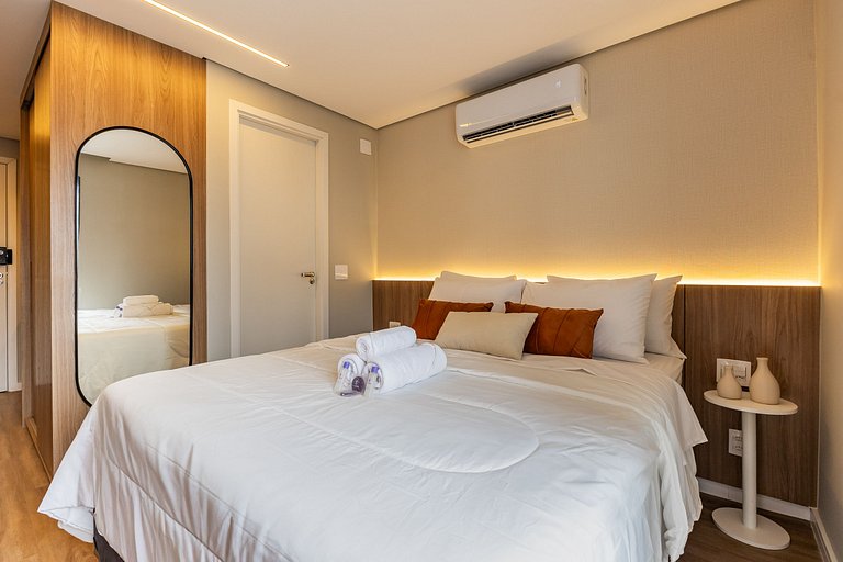 Studio moderno ao lado do metrô Fradique Coutinho