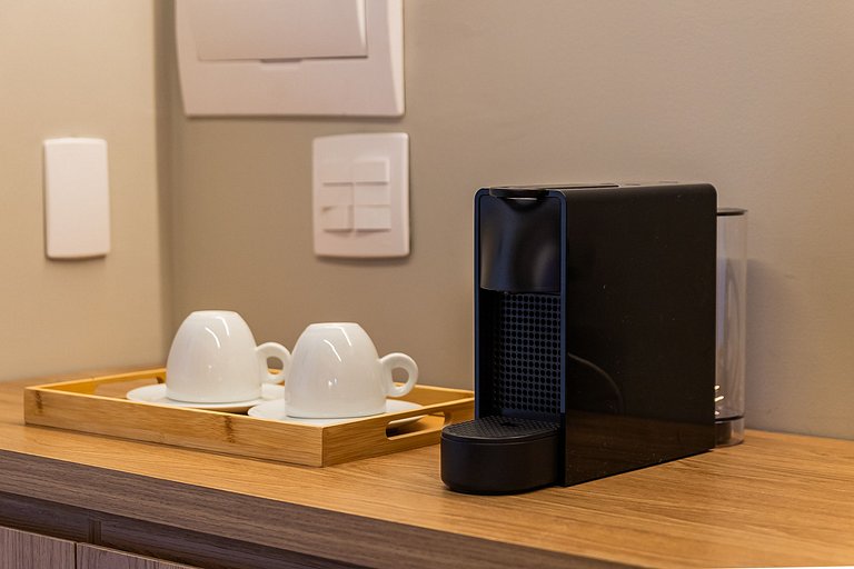 Studio moderno ao lado do metrô Fradique Coutinho