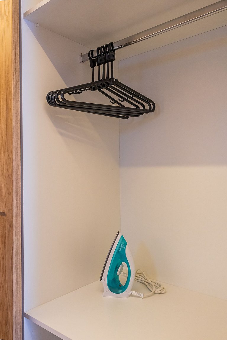 Studio next to Fradique Coutinho subway station