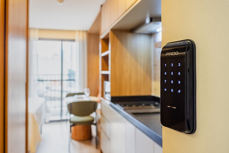 Studio next to Fradique Coutinho subway station