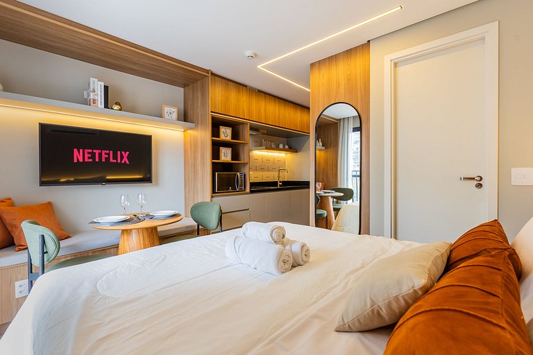 Studio moderno ao lado do metrô Fradique Coutinho