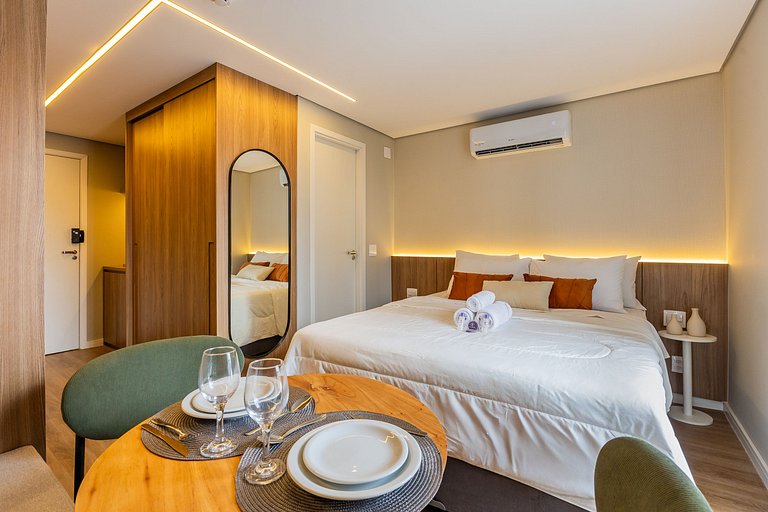 Studio next to Fradique Coutinho subway station