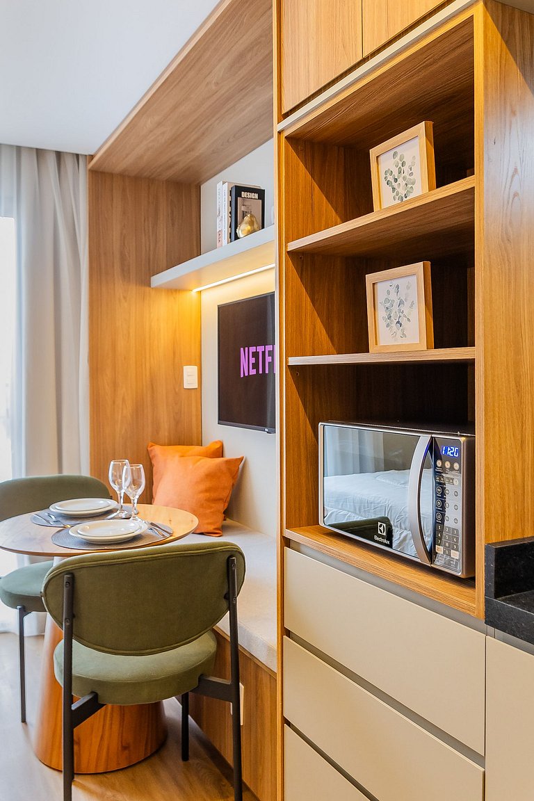 Studio next to Fradique Coutinho subway station