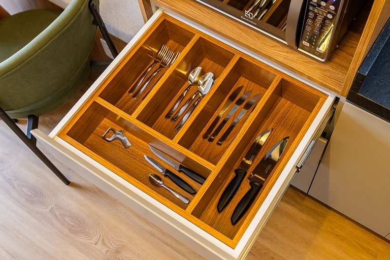 Studio moderno ao lado do metrô Fradique Coutinho