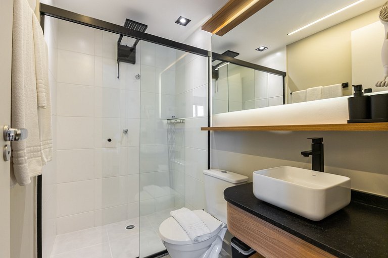 Studio moderno ao lado do metrô Fradique Coutinho