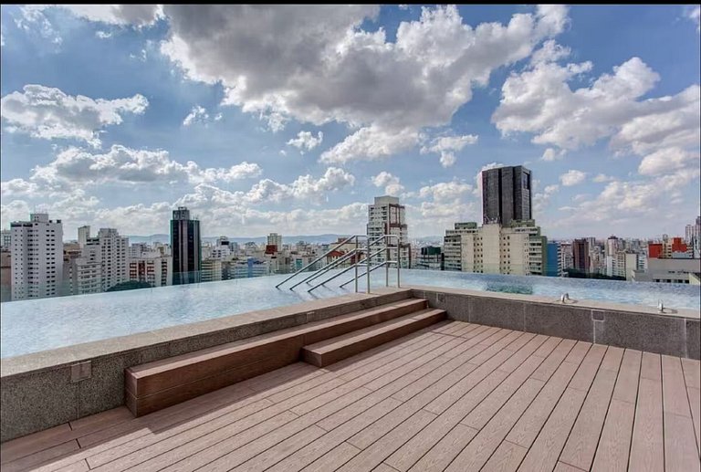 Apto C/2 quartos, vaga, varanda, sauna e piscina.