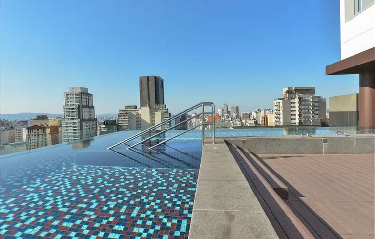 Apto C/2 quartos, vaga, varanda, sauna e piscina.