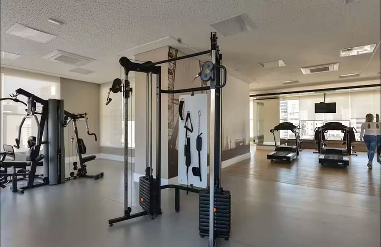 Apto C/2 quartos, vaga, varanda, sauna e piscina.