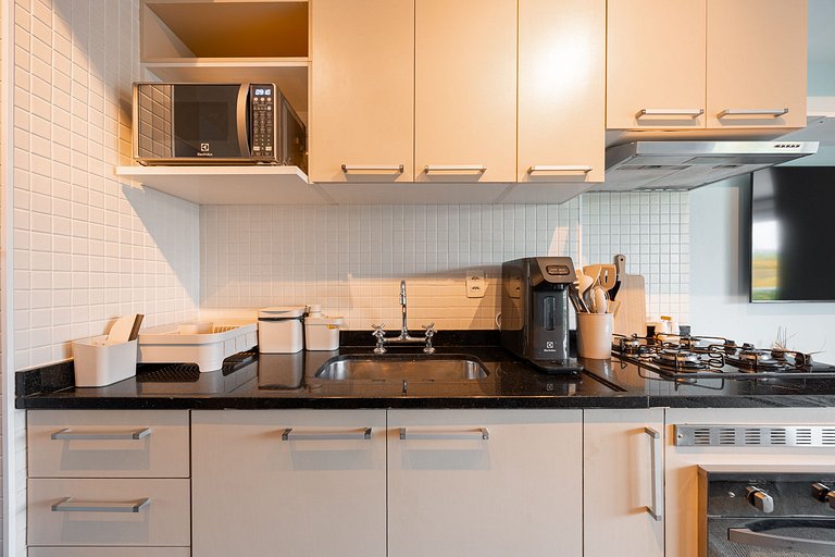 Apto C/2 quartos, vaga, varanda, sauna e piscina.