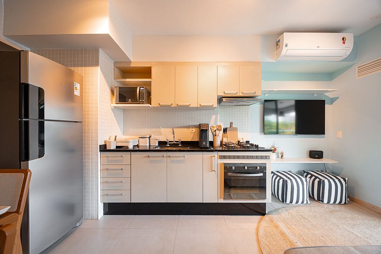 Apto C/2 quartos, vaga, varanda, sauna e piscina.