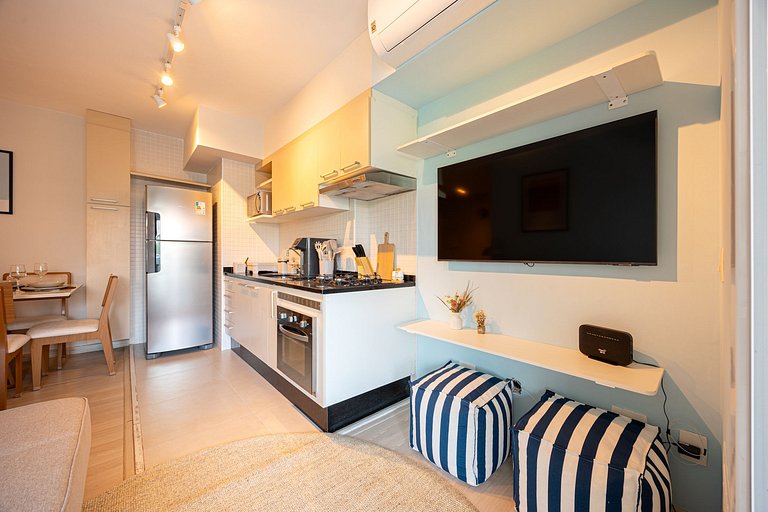 Apto C/2 quartos, vaga, varanda, sauna e piscina.