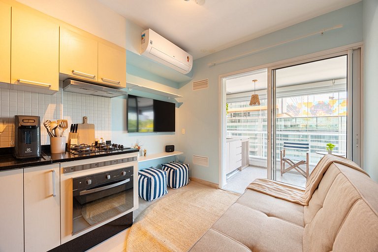 Apto C/2 quartos, vaga, varanda, sauna e piscina.