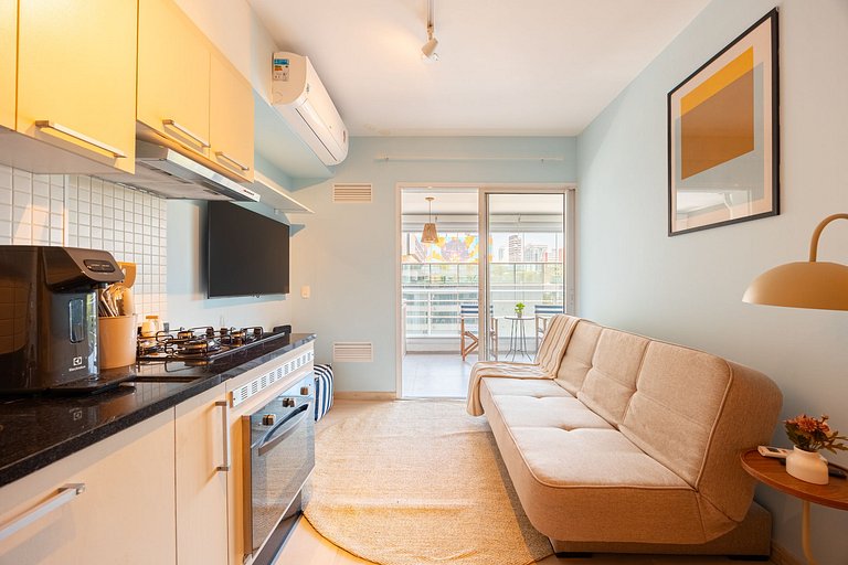 Apto C/2 quartos, vaga, varanda, sauna e piscina.