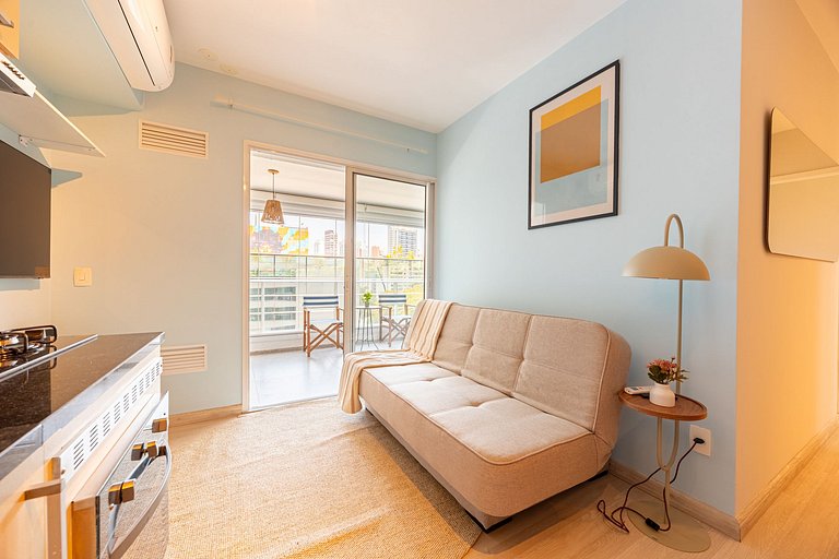 Apto C/2 quartos, vaga, varanda, sauna e piscina.