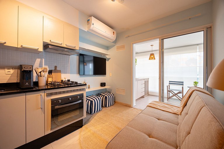 Apto C/2 quartos, vaga, varanda, sauna e piscina.