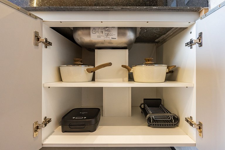 Studio em frente ao Metrô Paraíso