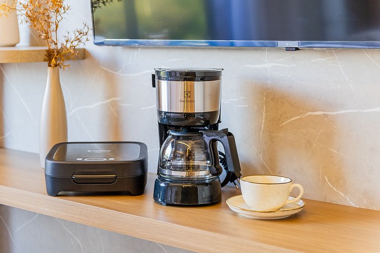 Studio em frente ao Metrô Paraíso