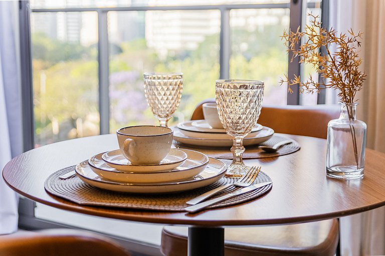 Studio em frente ao Metrô Paraíso