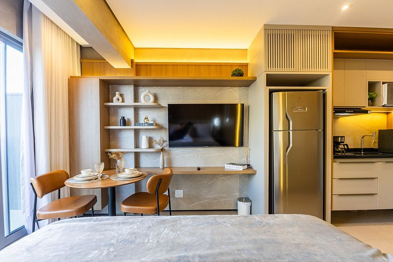 Studio em frente ao Metrô Paraíso