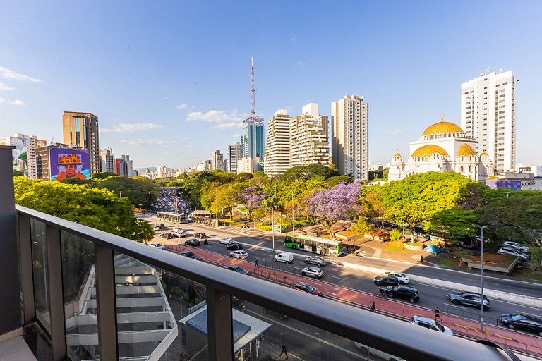 Studio em frente ao Metrô Paraíso