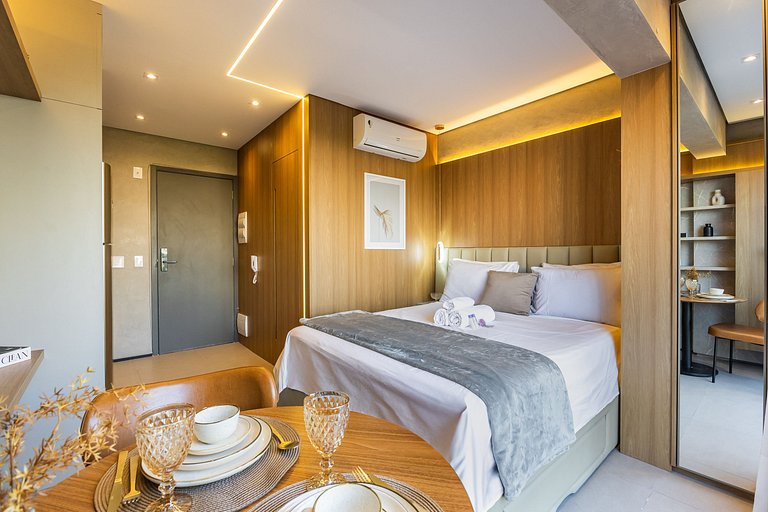 Studio em frente ao Metrô Paraíso