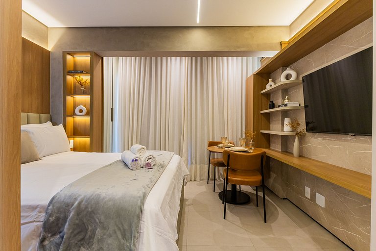 Studio em frente ao Metrô Paraíso