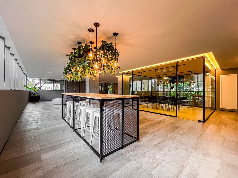 Studio em frente ao Metrô Paraíso