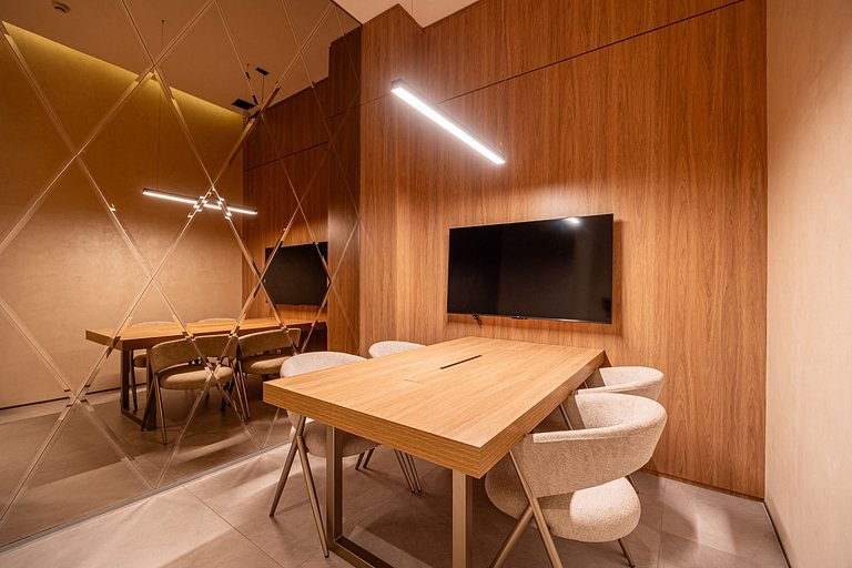 Charmoso studio com cama Queen ao lado do Allianz