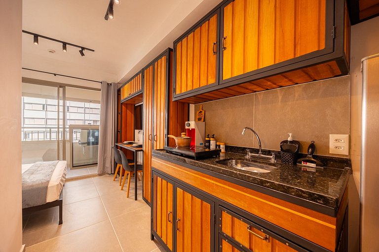 Charmoso studio com cama Queen ao lado do Allianz