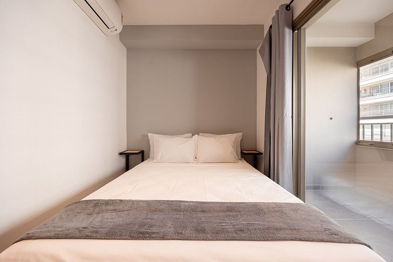 Charmoso studio com cama Queen ao lado do Allianz