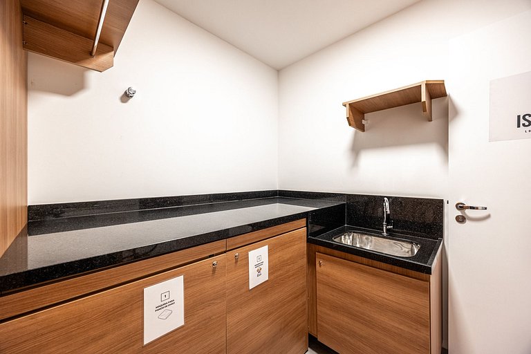 Belo studio C/ cama Queen em Moema