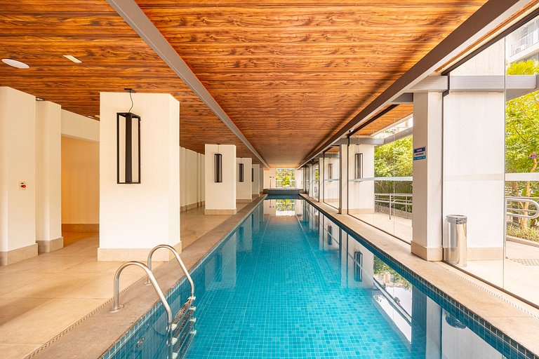 Belo studio C/ cama Queen em Moema