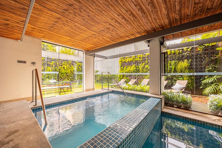 Belo studio C/ cama Queen em Moema