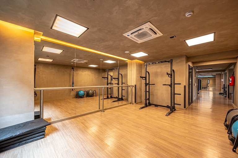 Belo studio C/ cama Queen em Moema