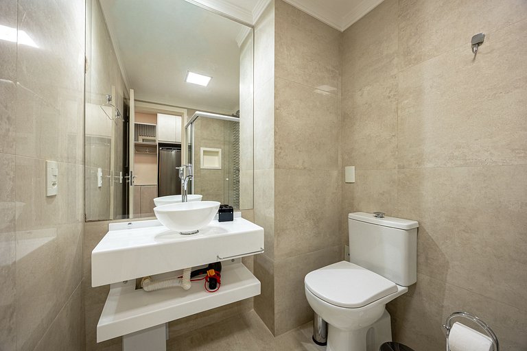 Belo studio C/ cama Queen em Moema