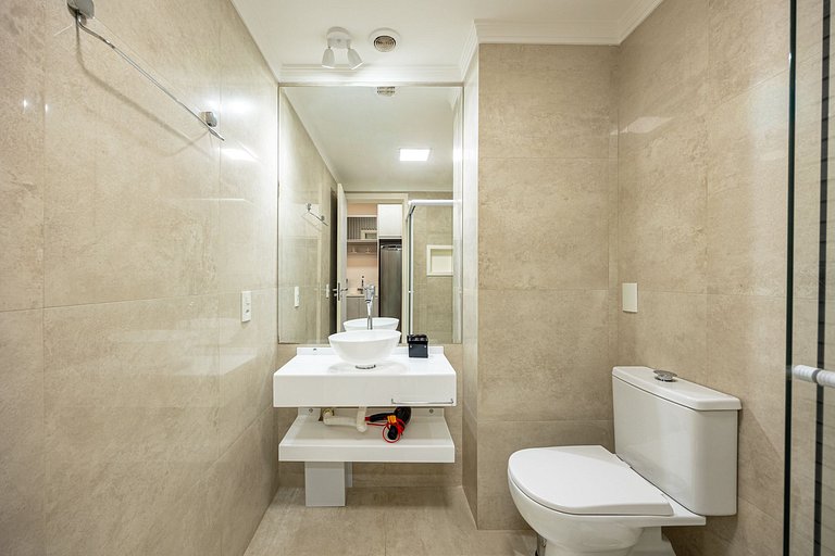 Belo studio C/ cama Queen em Moema