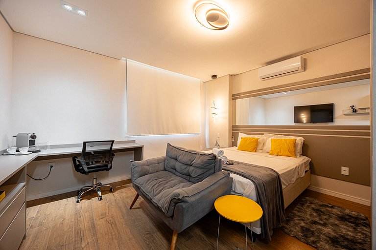 Belo studio C/ cama Queen em Moema