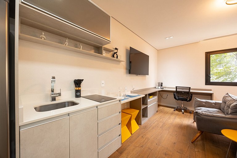 Belo studio C/ cama Queen em Moema