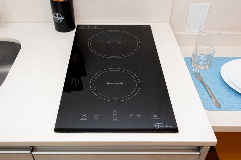 Belo studio C/ cama Queen em Moema