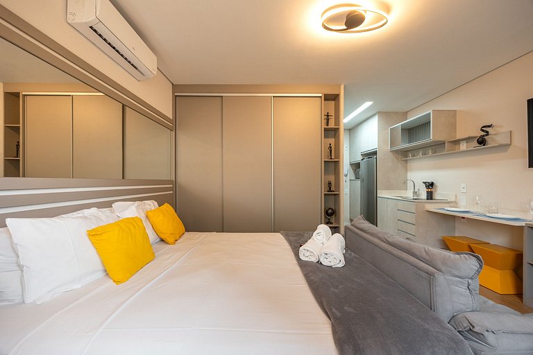 Belo studio C/ cama Queen em Moema