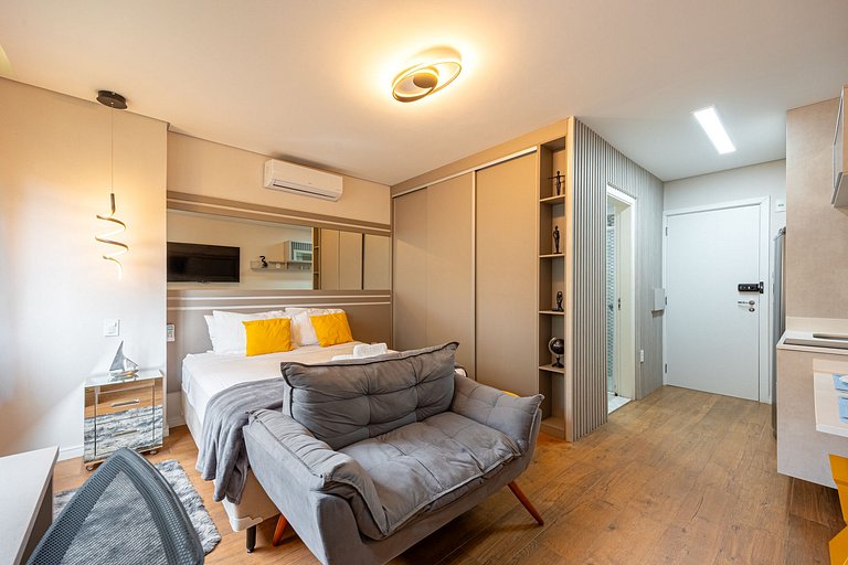 Belo studio C/ cama Queen em Moema