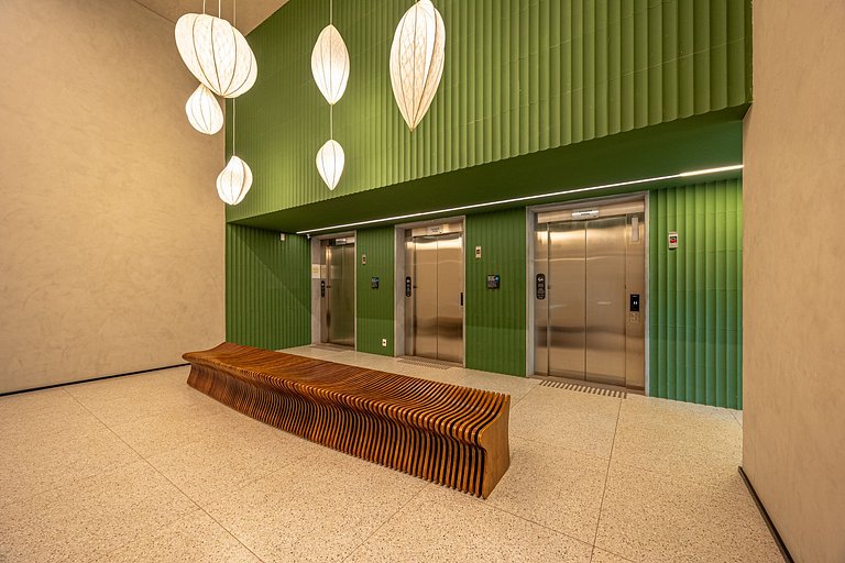 Charmoso studio C/mezanino e varanda em Moema