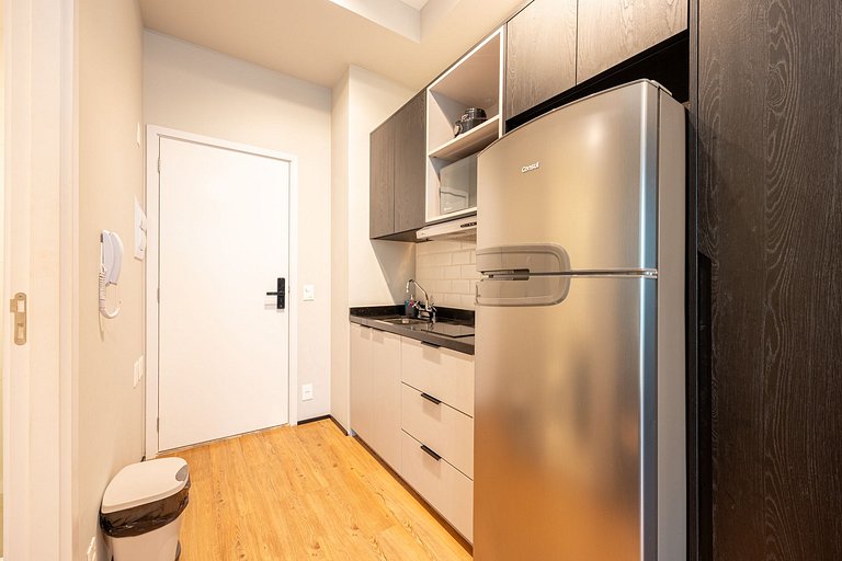 Charmoso studio com cama queen em Moema