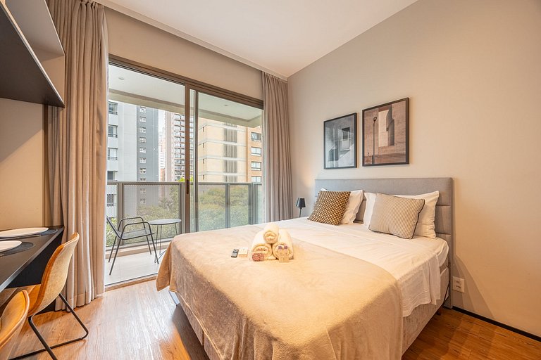 Charmoso studio com cama queen em Moema