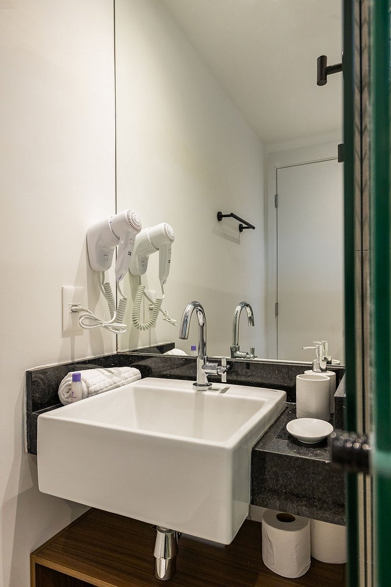 Belo studio com cama Queen na Vila Olimpia